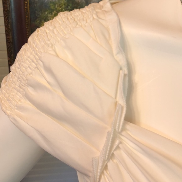 BCBGMAXAZRIA White puff sleeve v neck tie in back dress shirt women’s si… - Picture 2 of 16